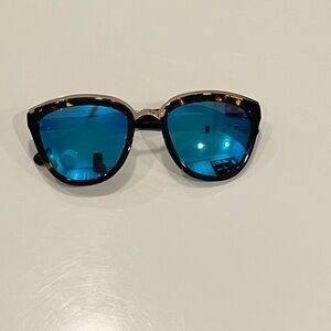 Women’s DIFF sunglasses